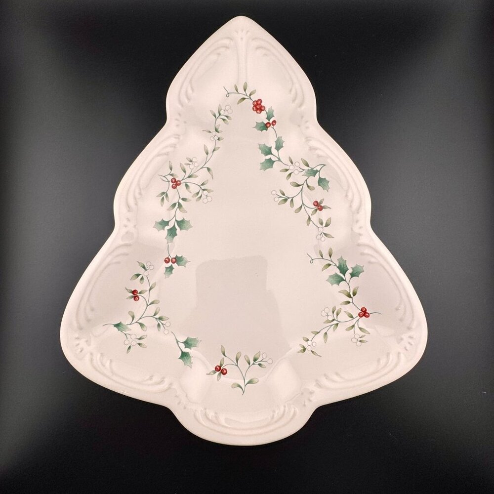 Pfaltzgraf Winterberry Christmas Tree Plate Tray Platter Holiday Red Green White - Picture 1 of 7